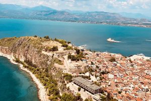 5 Alasan Kamu Harus Mengunjungi Yunani Saat Musim Semi
